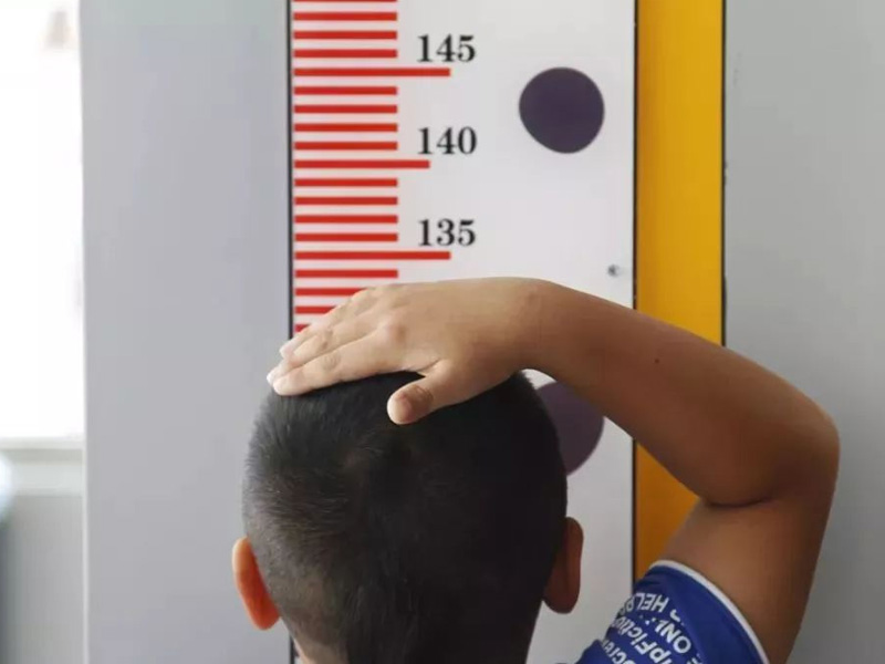 2023年最新儿童身高体重标准对照表(孩子长高的三个黄金期)